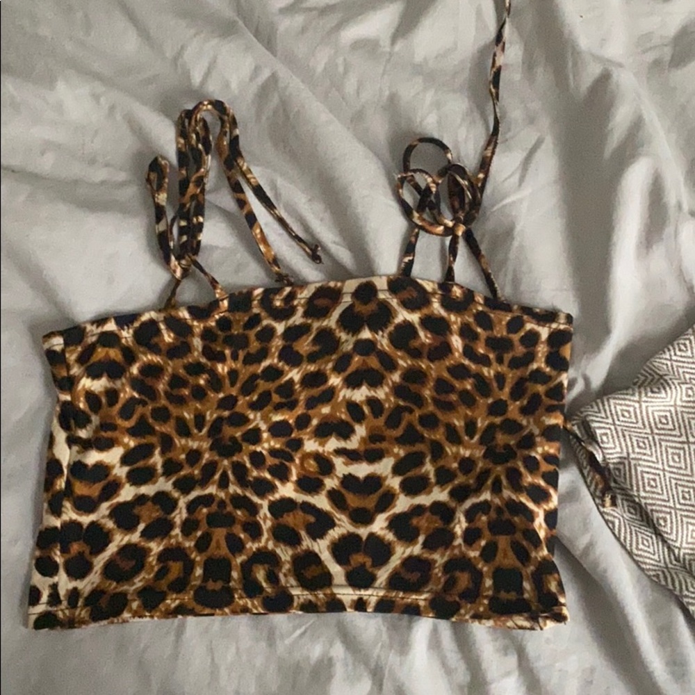 Cheetah cropped tank top